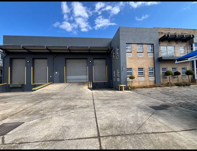 3,302M² OFFICE TO LET IN SPARTAN